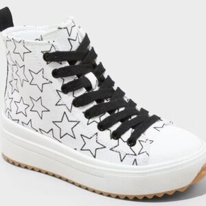 Art Class Black and White Star Sneakers Size 1 NWT